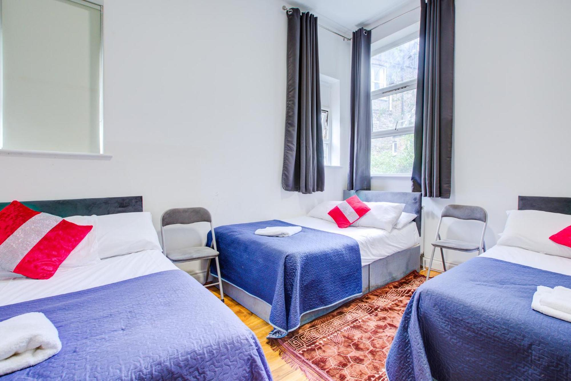 Georgian Hotel *